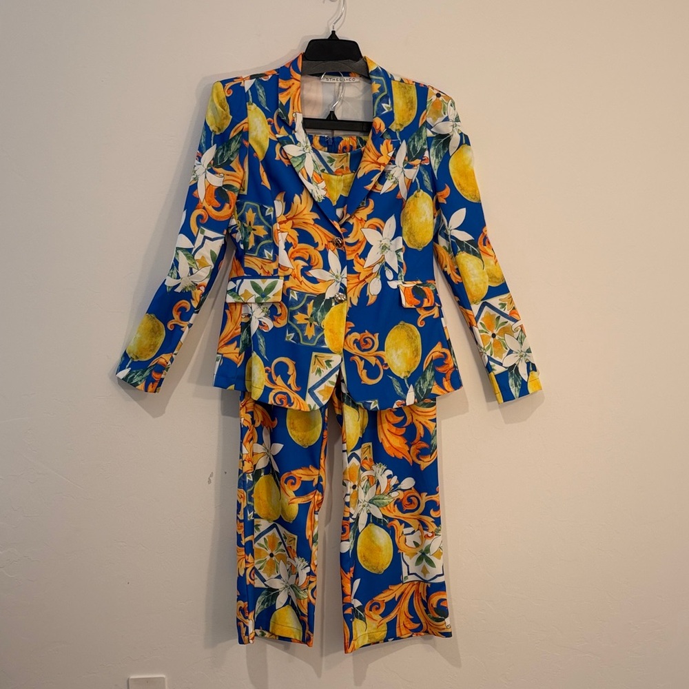 Women Vibrant Lemon Print Suit blazer and pants blue and yellow pattern size L